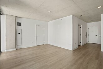 245 W Polk St in Chicago, IL - Foto de edificio - Building Photo