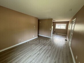 4613 Nevada Ave in Dayton, OH - Foto de edificio - Building Photo