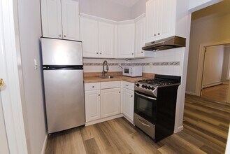 154 Undercliff Ave, Unit 1 in Edgewater, NJ - Building Photo - Building Photo