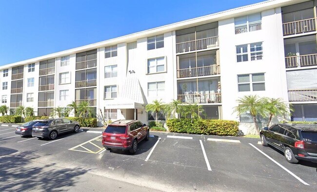4501 NE 21st Ave, Unit 110 in Fort Lauderdale, FL - Foto de edificio - Building Photo