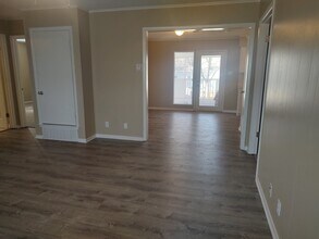 508 W Baylor St, Unit Apt. B in Ennis, TX - Building Photo - Building Photo