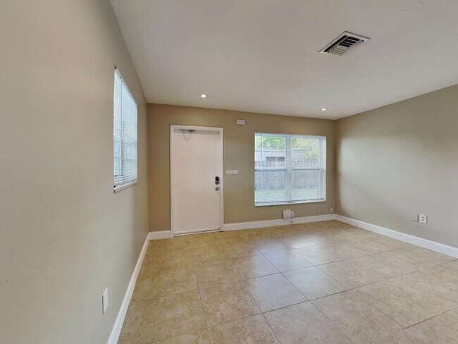 property at 1410 N 70th Terrace