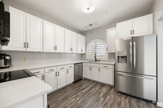 2016 Falcon Ridge Dr in Carrollton, TX - Building Photo - Building Photo
