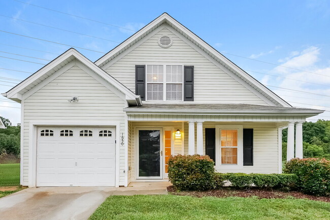 1650 Sandersted Village Cir in Winston-Salem, NC - Foto de edificio - Building Photo