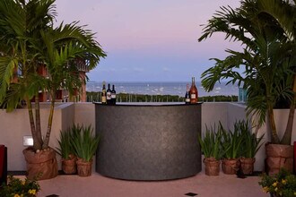 2889 McFarlane Rd in Miami, FL - Building Photo - Building Photo