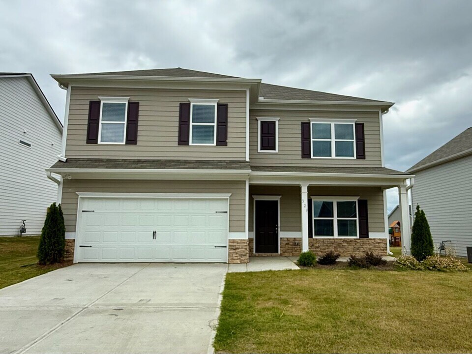 329 Chelsea St in Cartersville, GA - Building Photo