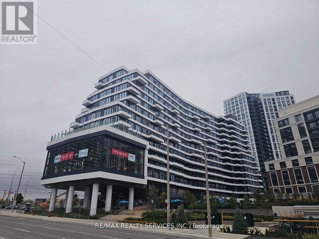 2485 Eglinton Ave W in Mississauga, ON - Building Photo - Building Photo