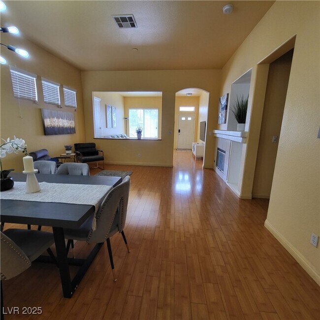 7856 Bonaventure Dr