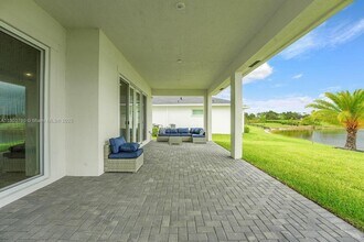 601 Hookline Cir in Loxahatchee, FL - Building Photo - Building Photo