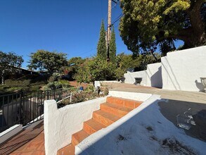 256 N Linda Vista Ave in Ventura, CA - Building Photo - Building Photo