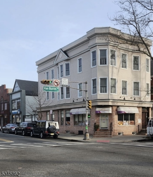 198 Van Buren St-Unit -2 in Newark, NJ - Building Photo
