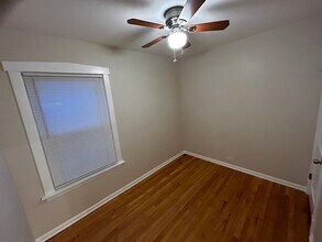 5047 W Winona St, Unit 1st Floor in Chicago, IL - Foto de edificio - Building Photo