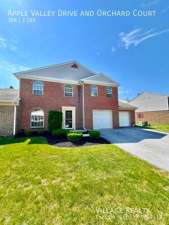 710 Apple Valley Dr in Red Lion, PA - Building Photo