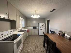 3214 32nd St in Lubbock, TX - Building Photo - Building Photo