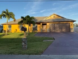 2341 SW Halissee St in Port St. Lucie, FL - Building Photo