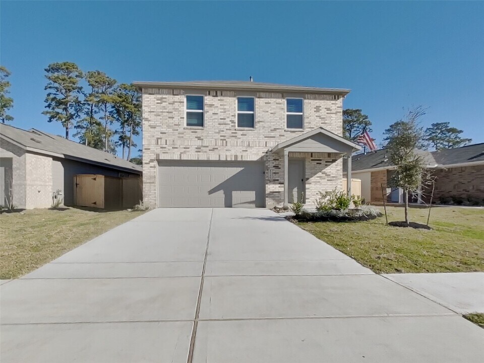 1726 Serenity Moon Dr in Crosby, TX - Building Photo