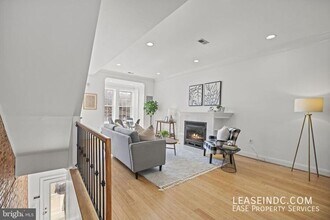 21 Q St NW in Washington, DC - Building Photo - Building Photo