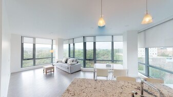 80 Fenwood Rd, Unit 813 in Boston, MA - Building Photo