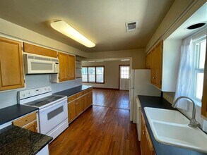 10107 Signal Hill Rd in Austin, TX - Building Photo - Building Photo
