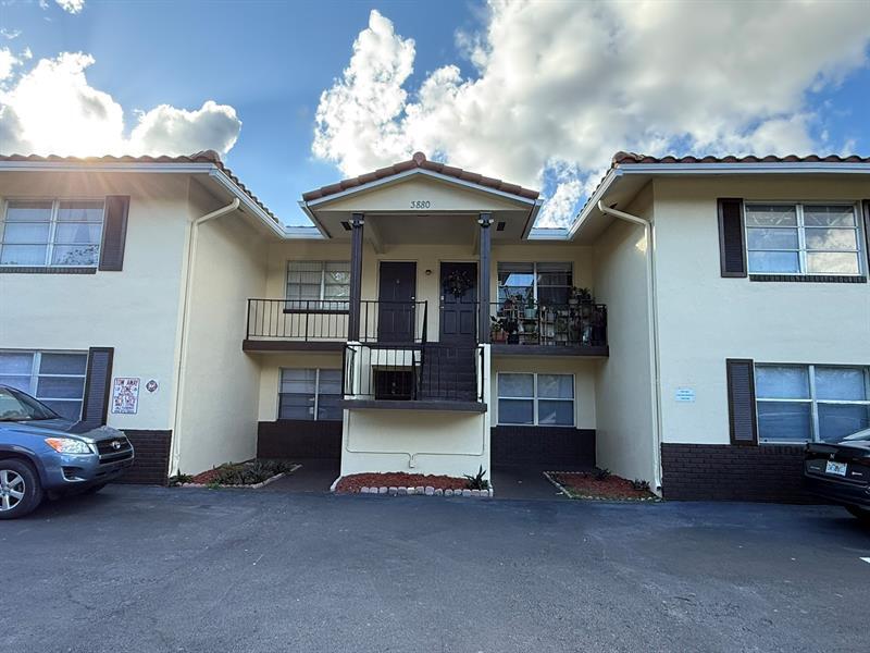 3880 Woodside Dr in Coral Springs, FL - Building Photo