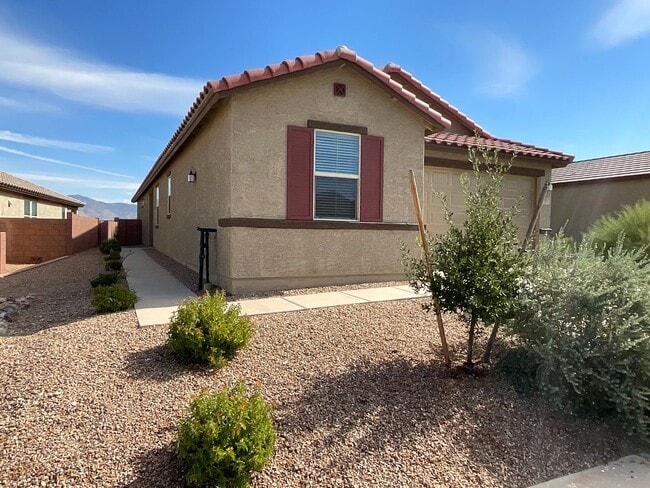 7937 S Golden Bell Dr in Tucson, AZ - Building Photo - Building Photo