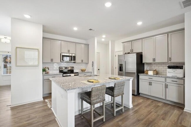 property at 111 Lipscomb Cir SE