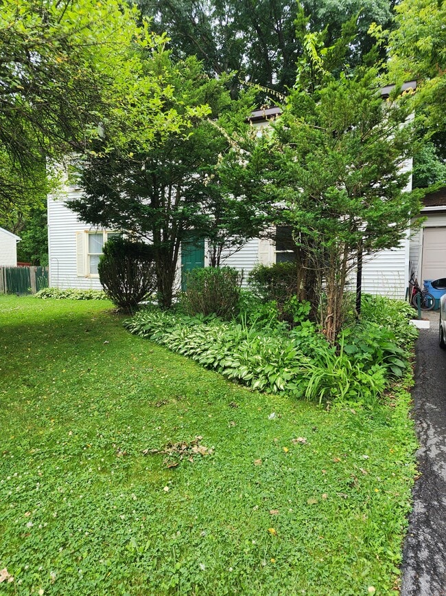 27 Hanover Dr, Unit 27 Hanover Dr Delmar