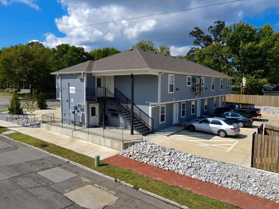 2 Apartment Buildings in Joplin, MO - Building Photo