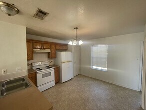 211 N 3rd St in Copperas Cove, TX - Building Photo - Building Photo