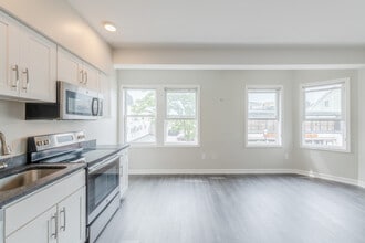 125 Atwells - Federal Hill in Providence, RI - Building Photo - Interior Photo