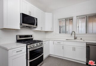 1418 W Jefferson Blvd in Los Angeles, CA - Building Photo - Building Photo