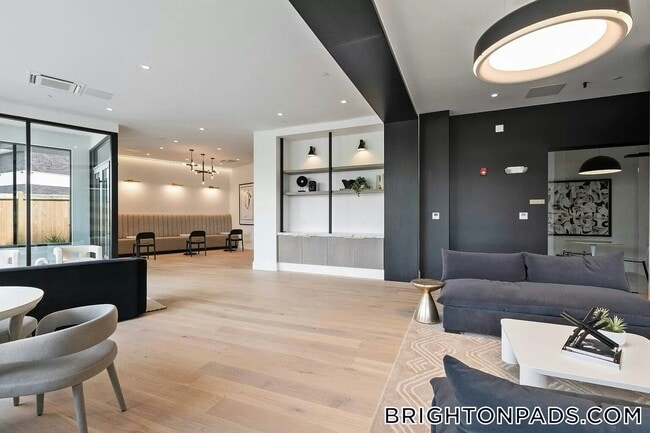 50 Leo M Birmingham Pkwy, Unit 607