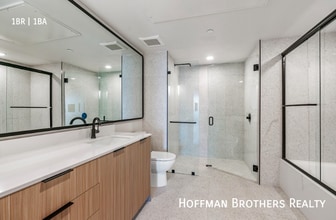 3686 Overland Ave, Unit PH10 in Los Angeles, CA - Foto de edificio - Building Photo