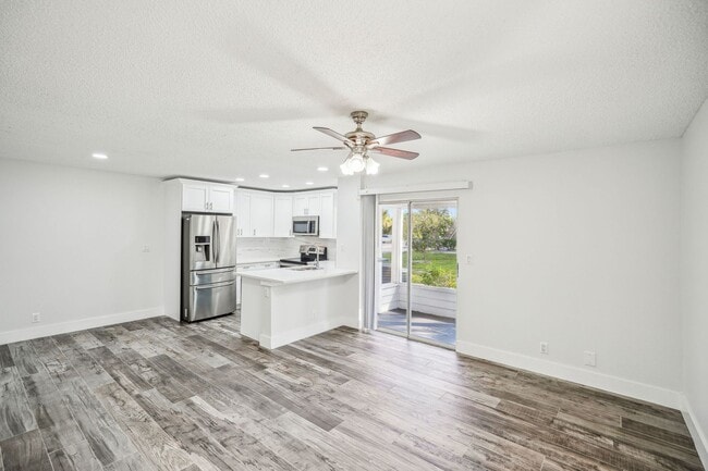 South Bay Plantation Apartments in Naples, FL - Building Photo - Building Photo