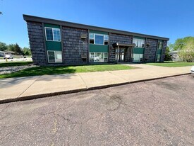 Timberline Court in Sioux Falls, SD - Building Photo