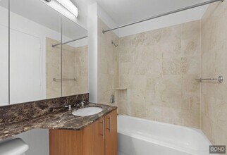 408 E 92nd St in New York, NY - Building Photo - Building Photo