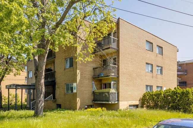 8405 Bougainville Rue in Montréal, QC - Building Photo - Building Photo