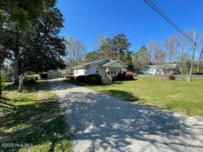 417 N Timberly Ln in Burgaw, NC - Building Photo - Building Photo