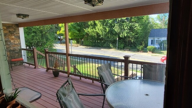 1127 S Allen St in State College, PA - Foto de edificio - Building Photo