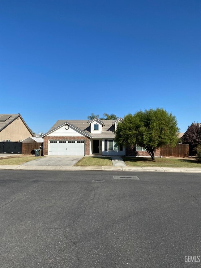 10302 Fenwick Island Dr in Bakersfield, CA - Building Photo - Building Photo