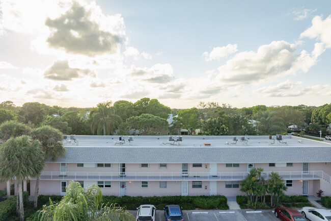 Little Club in Jupiter, FL - Building Photo - Building Photo