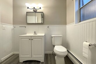 Bright and spacious 1- and 2- bedroom in Cheektowaga, NY - Building Photo - Building Photo