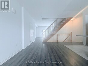 20 Hills Thistle Dr in Wasaga Beach, ON - Building Photo - Building Photo