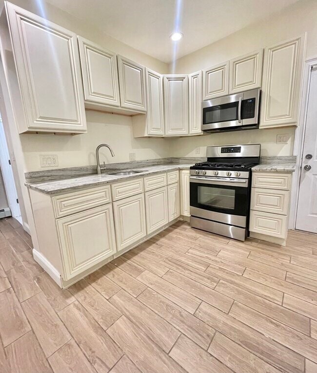 94 Winthrop St in Boston, MA - Building Photo - Building Photo