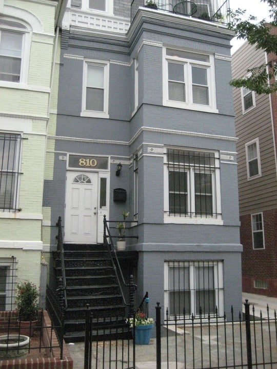 810 5th St NE in Washington, DC - Foto de edificio