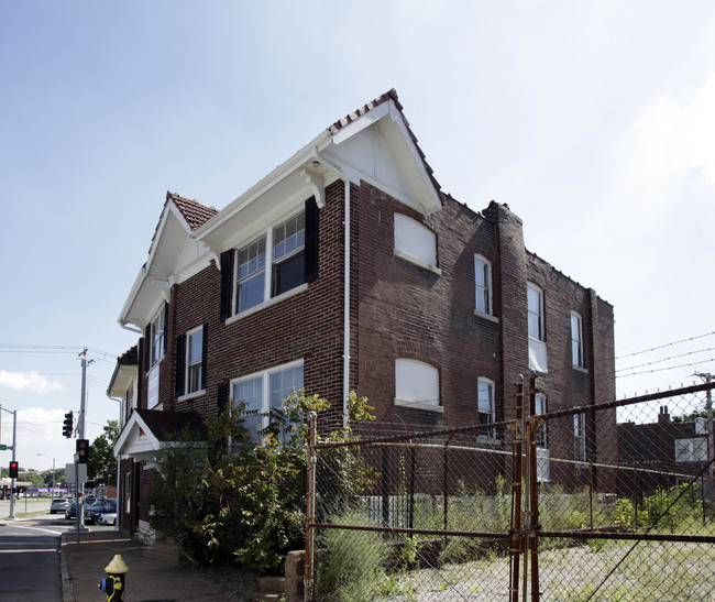 4204 Gravois Ave in St. Louis, MO - Building Photo - Building Photo