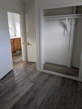 241 E Main St in Klamath Falls, OR - Foto de edificio - Building Photo