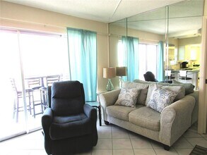 1255 Tarpon Center Dr in Venice, FL - Building Photo - Building Photo
