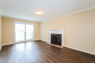 3358 Creekway Dr in Decatur, GA - Building Photo - Building Photo