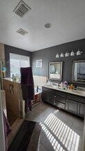 2875 Macon Dr in Sacramento, CA - Building Photo - Building Photo